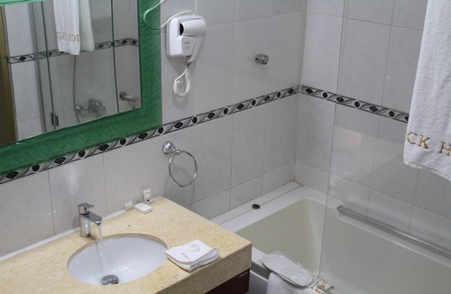 Nungua Hotel | Royal Nick Hotel