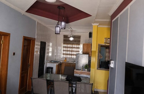Ejisu House | Serene 1BR 1BT Wi-Fi Kitchen Laundry TV Wardrobe