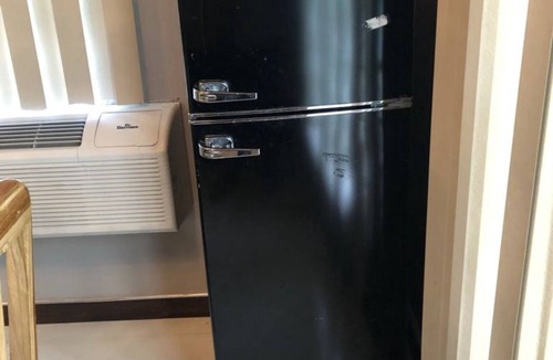 Accra Apartment | Serene 2 bedroom apartment, American Standard.