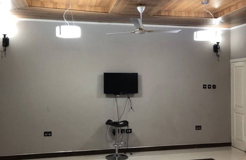 Accra Apartment | Serene 2 bedroom apartment, American Standard.