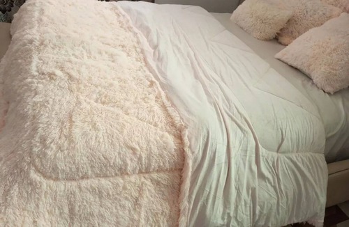 Roman Ridge Bed & Breakfast | Simple and elegant room
