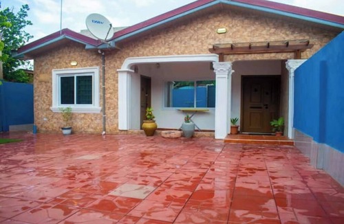 Accra Apartment | Single Room En Suite In A House