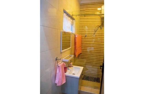 Accra Apartment | Single Room En Suite In A House
