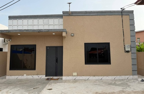 Teshie Apartment | Smart 3 bedroom apartment|Wi-fi|Gated|CCTV|self catering
