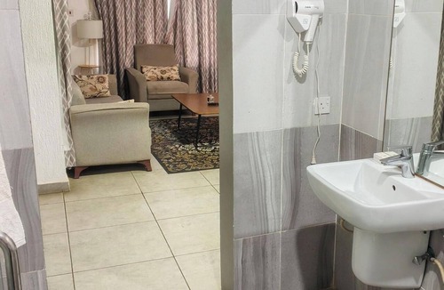 Prampram Hotel | Spacious 35-bedroom hotel in quaint Dawhenya with AC and fitness room