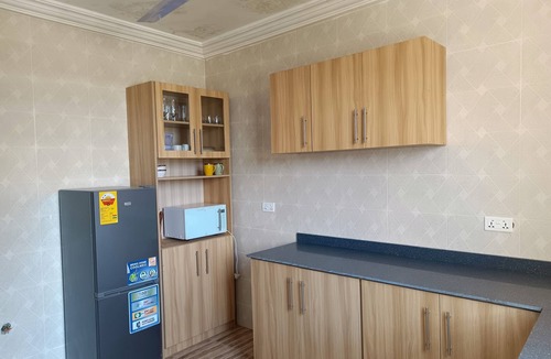 Accra House | Spacious 6-bedroom house with WiFi and AC in Greater Accra Region-tantra hill