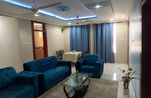 Accra House | Spacious 6-bedroom house with WiFi and AC in Greater Accra Region-tantra hill