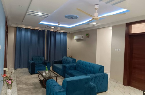 Accra House | Spacious 6-bedroom house with WiFi and AC in Greater Accra Region-tantra hill