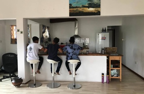 Tema Apartment | Spacious 9-bedroom apartment in fantastic Tema with WiFi, AC