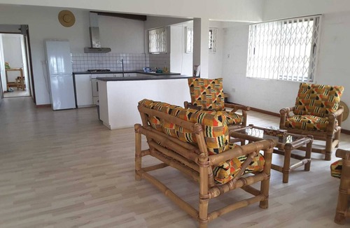 Tema Apartment | Spacious 9-bedroom apartment in fantastic Tema with WiFi, AC