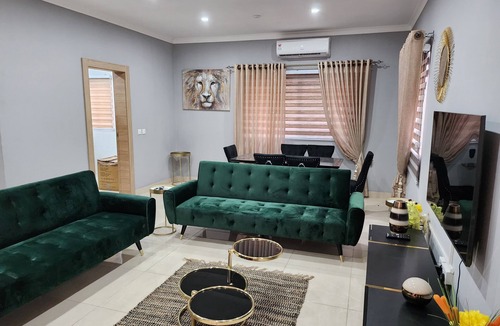 Nungua Apartment | Spacious Luxury 3Bed Hse in Tema Netflix