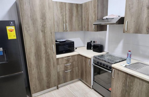Tema House | Spacious Luxury 3bed Hse in Tema - Netflix, Wi-fi