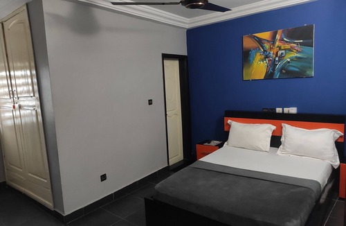 Lome House | Standard Double Bed Bedroom in Lome Togo