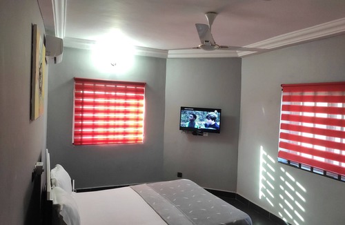 Lome House | Standard Double Bed Bedroom in Lome Togo