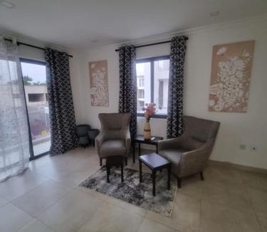 Accra House | Stay Play Away Residences - Luxury 5 bed, Airport Residential