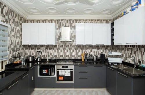 Accra House | Stylish and Spacious Getaway in Haatso, 20 Mins to Airport