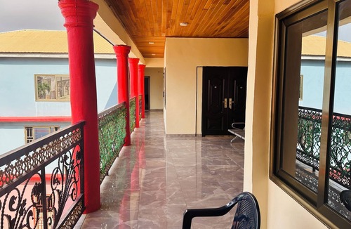 Kumasi Apartment | Sunlit Top Floor +Starlink Wi-Fi + Laundry Machine