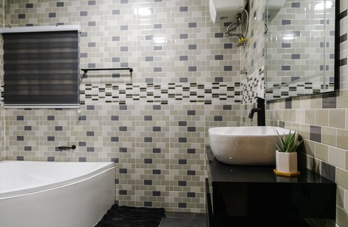 Oyibi House | Sunrise Cave Guest House