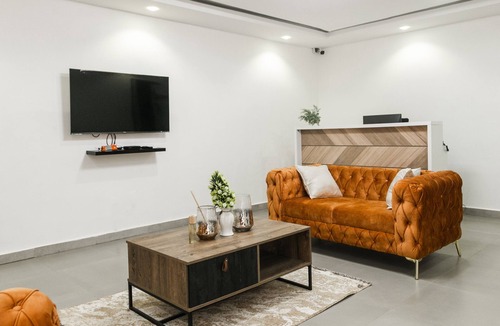 Oyibi House | Sunrise Cave Guest House
