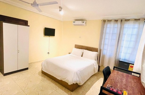 Tema Hotel | TALLAHASSEE BOULERVARD