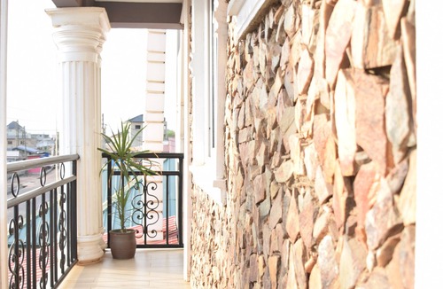 Adentan Cabin | Terra Santa Lodgings & Restaurants