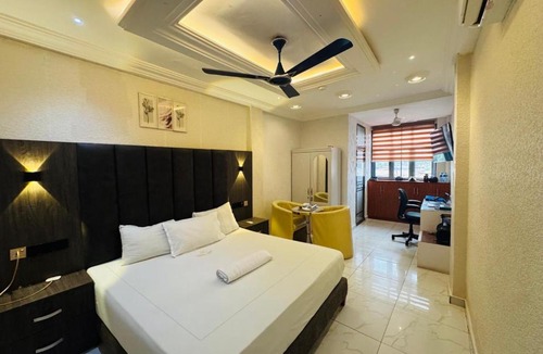 Accra Apartment | Texas Royal Hotel