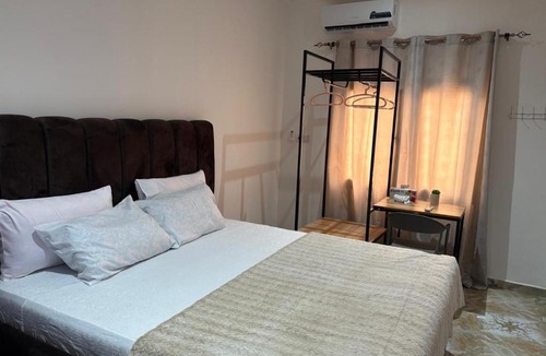 Cape Coast Bed & Breakfast | The Emerald lodge