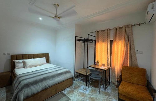 Cape Coast Bed & Breakfast | The Emerald lodge