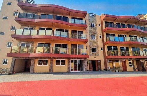 Labadi Apartment | The Peppy Hotel