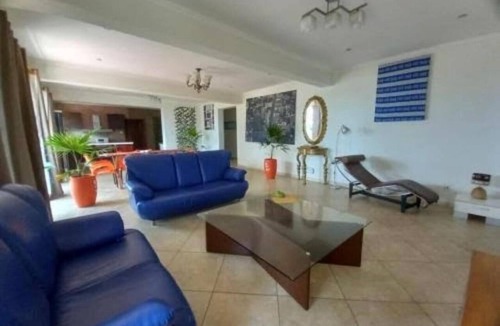 Labadi Apartment | The Peppy Hotel