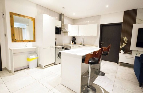 Accra Apartment | The Signature Apartment Unit A407-Charming 2-bedroom in Accra with AC, Free WiFi