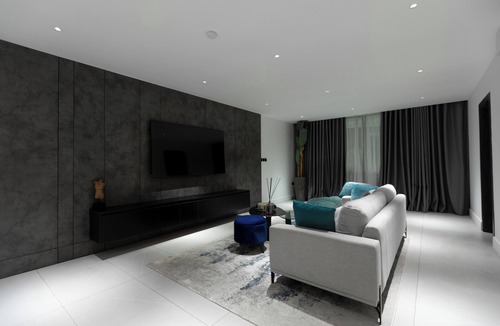 Teshie Apartment | The VVS Apartments - Three-Bedroom Premium Apartment with Balcony
