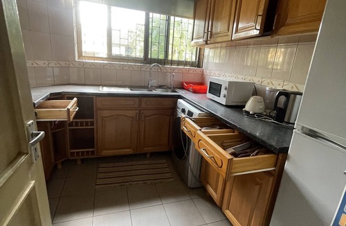 North Legon Cottage | Traveller's Palm Court