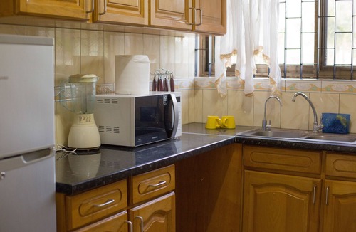 North Legon Cottage | Traveller's Palm Court