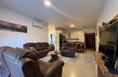 Dzorwulu Apartment | Tribute House: Big 1 BDR APT with 2 Bathrooms