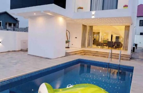 Santeo House | Ultra Modern Luxurious 3Bedroom Townhouse.