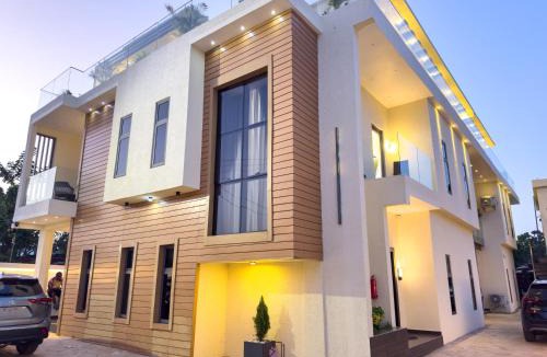 North Legon Apartment | VELVET VAULT at THE ROSEDALE