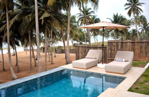 Komenda House | Villa Saints- Private ocean front beach villa near Elmina