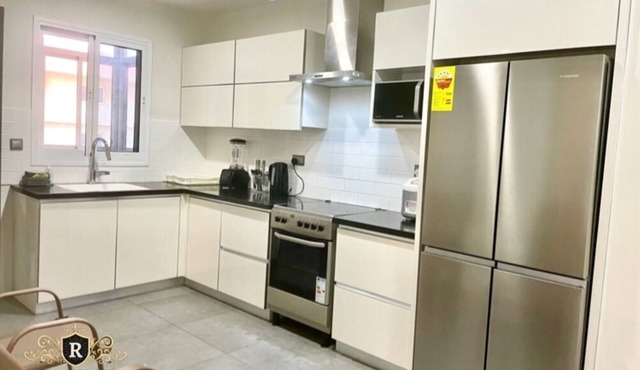 3 bedroom Apt cityview with swimming pool and 24hr security