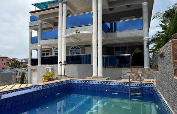 4 bedroom luxurious apartment in Bortianor in Bortianor