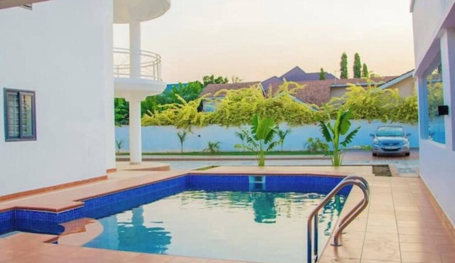 4 - Bedrooms & Pool Near Univ of Ghana & Airport in Accra
