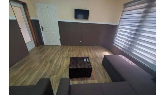 Affordable Apartment with Living Room & Bathtub
