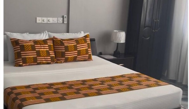 Amuzu Hotel