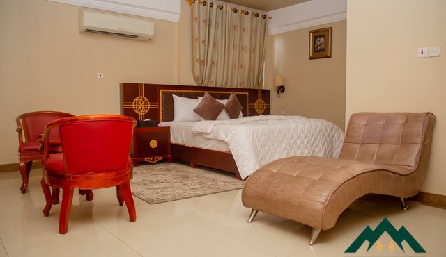 Ange Hill Hotel
