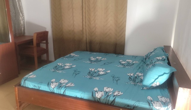 Assembly Hotel - Esiama