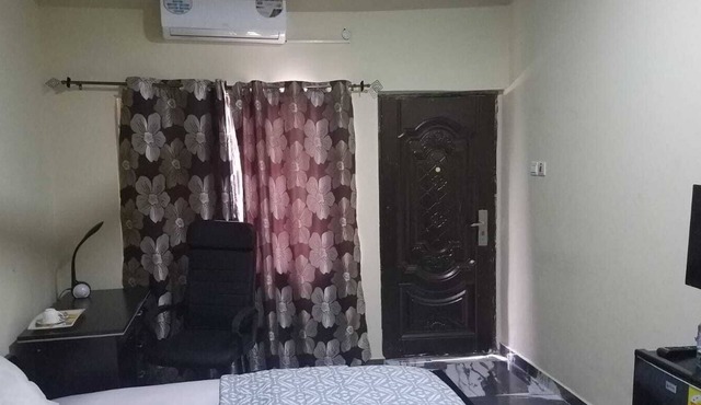 Bright Hotel & Suites