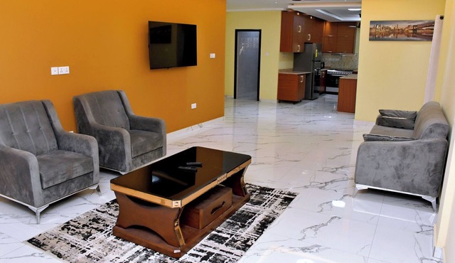 Charming large 2-bedroom apartment with AC in vibrant Osu-Accra