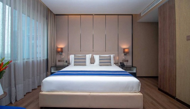 CIKA GOLDEN HOTEL AND SUITES in Lomé
