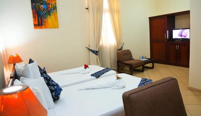 Coconut Grove Regency Hotel