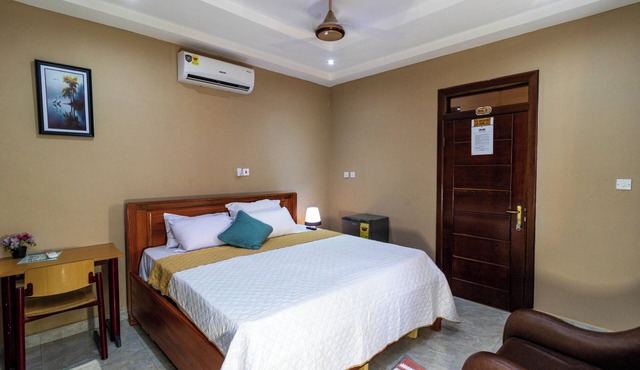 Coded Guest House in Sasaabi